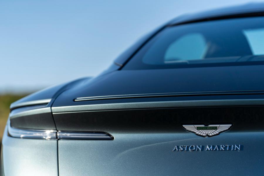 Детали экстерьера Aston Martin DB11 AMR Signature Edition 2018 года  (UK) (фото 29 из 40)